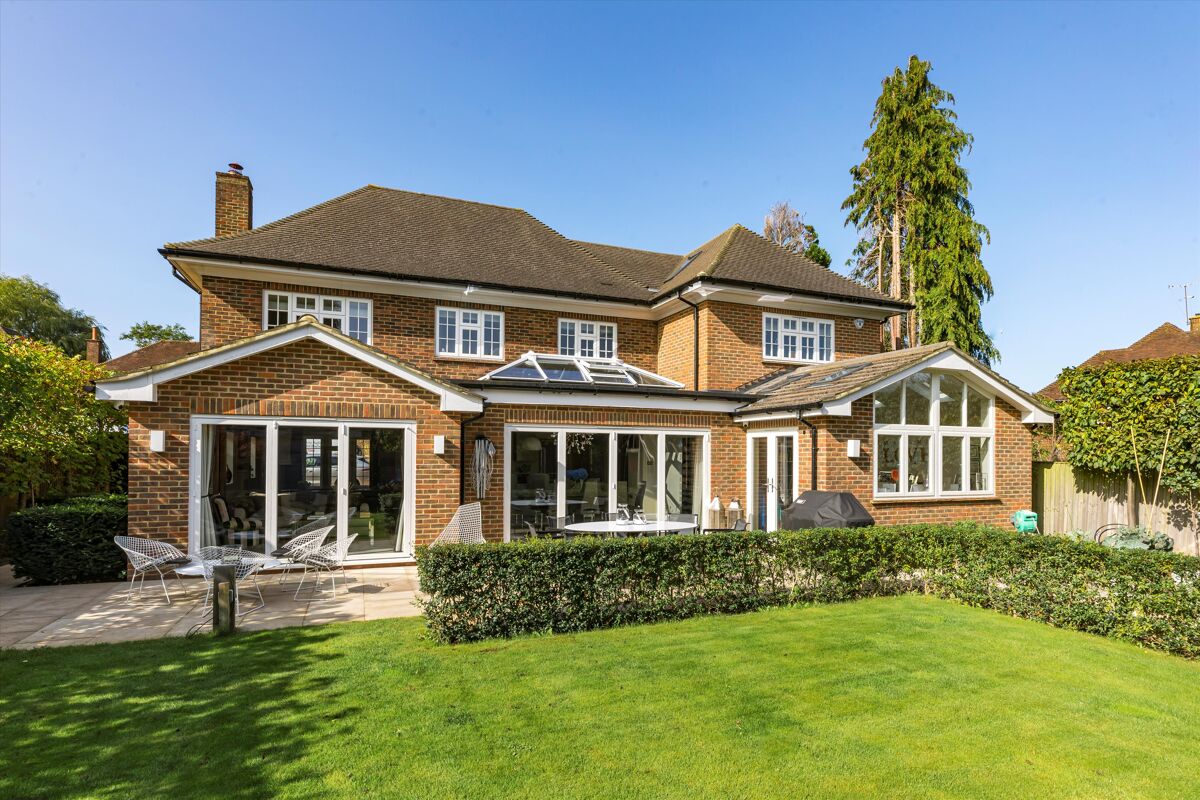 house for sale in Woodlands Park, Guildford, Surrey, GU1 GLD012007883