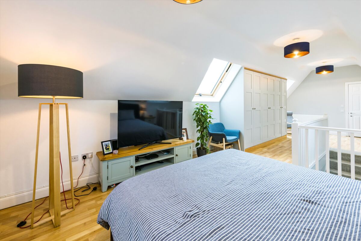 house for sale in Foxenden Road, Guildford, Surrey, GU1 GLD012028526