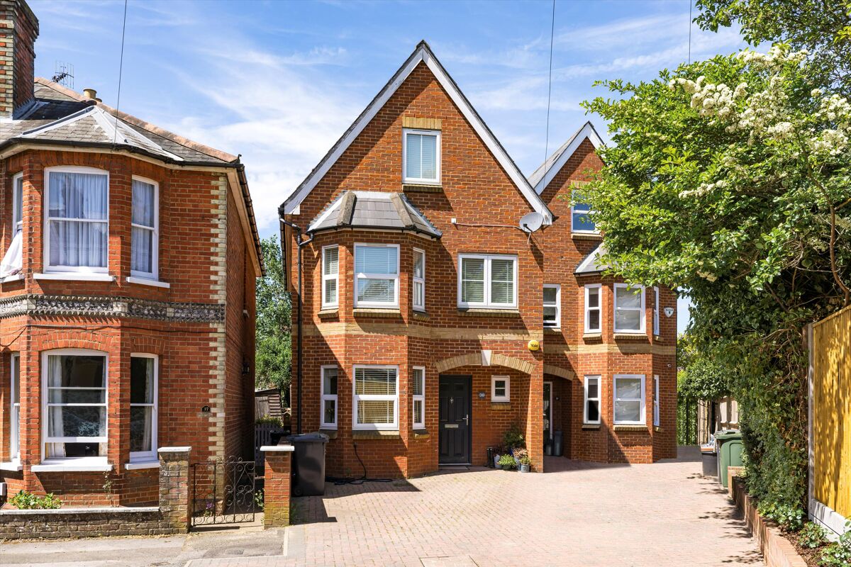 house for sale in Foxenden Road, Guildford, Surrey, GU1 GLD012028526