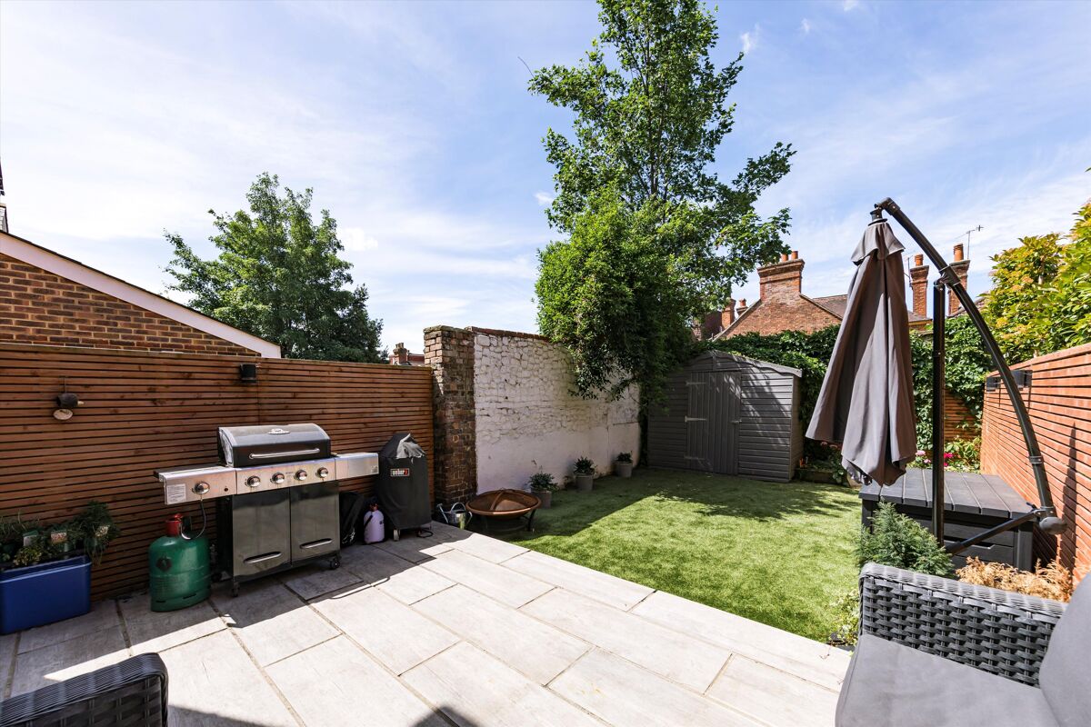 house for sale in Foxenden Road, Guildford, Surrey, GU1 GLD012028526