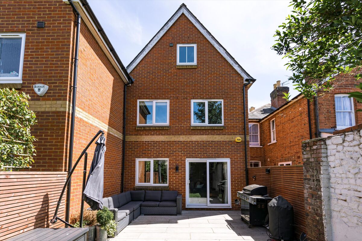 house for sale in Foxenden Road, Guildford, Surrey, GU1 GLD012028526