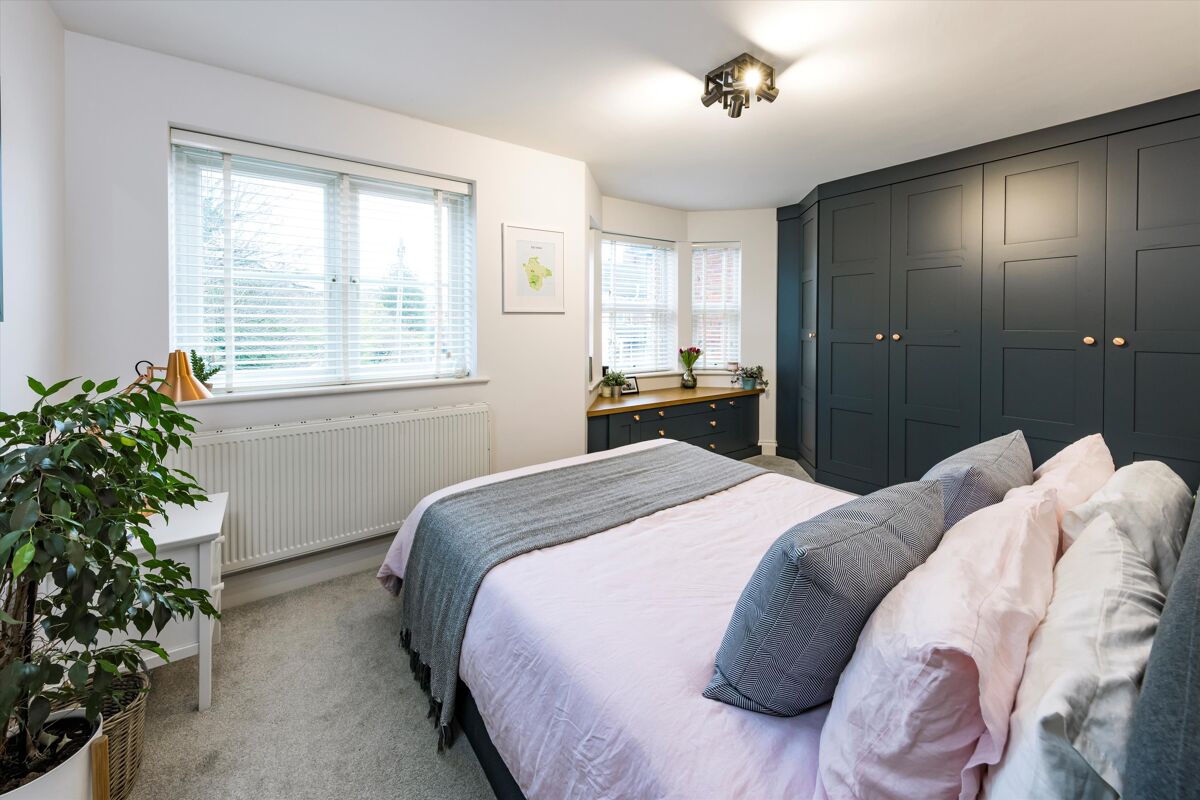 house for sale in Foxenden Road, Guildford, Surrey, GU1 GLD012028526