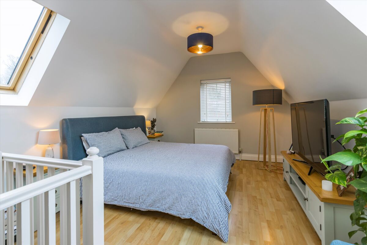 house for sale in Foxenden Road, Guildford, Surrey, GU1 GLD012028526