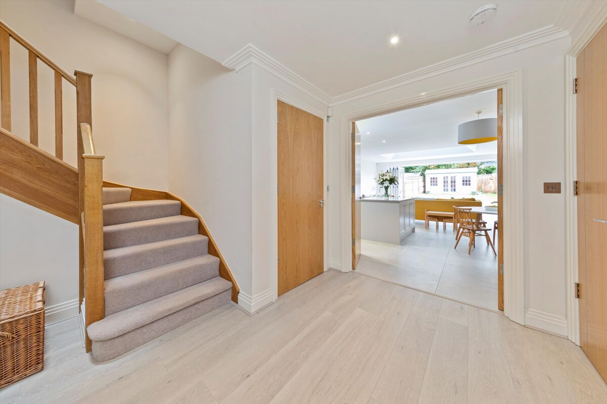 house for sale in Cranley Road, Guildford, Surrey, GU1 GLD012032001