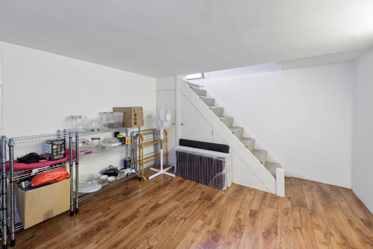 house for sale in Stoke Fields, Guildford, Surrey, GU1 GLD012043059