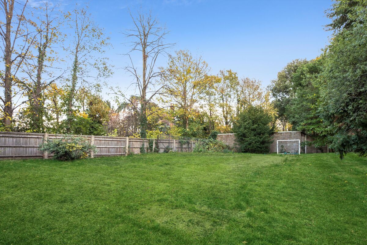 house for sale in Clandon Road, Guildford, Surrey, GU1 GLD012043962