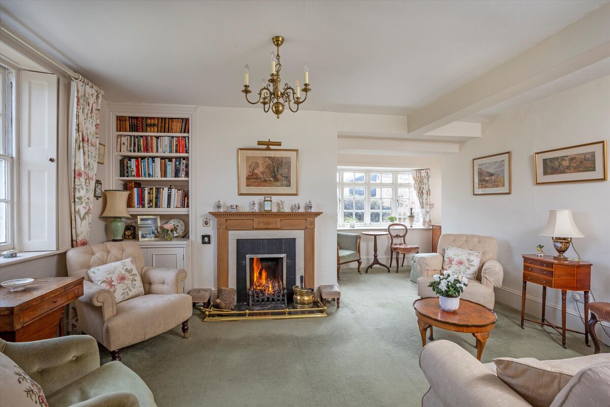 house for sale in Mowlands Farm, Frith End, Hampshire, GU35