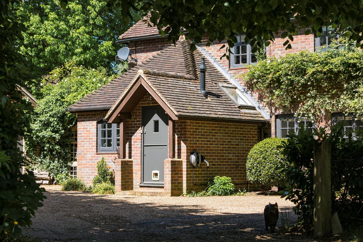 house for sale in Mark Way, Godalming, Surrey, GU7 GLD012064155