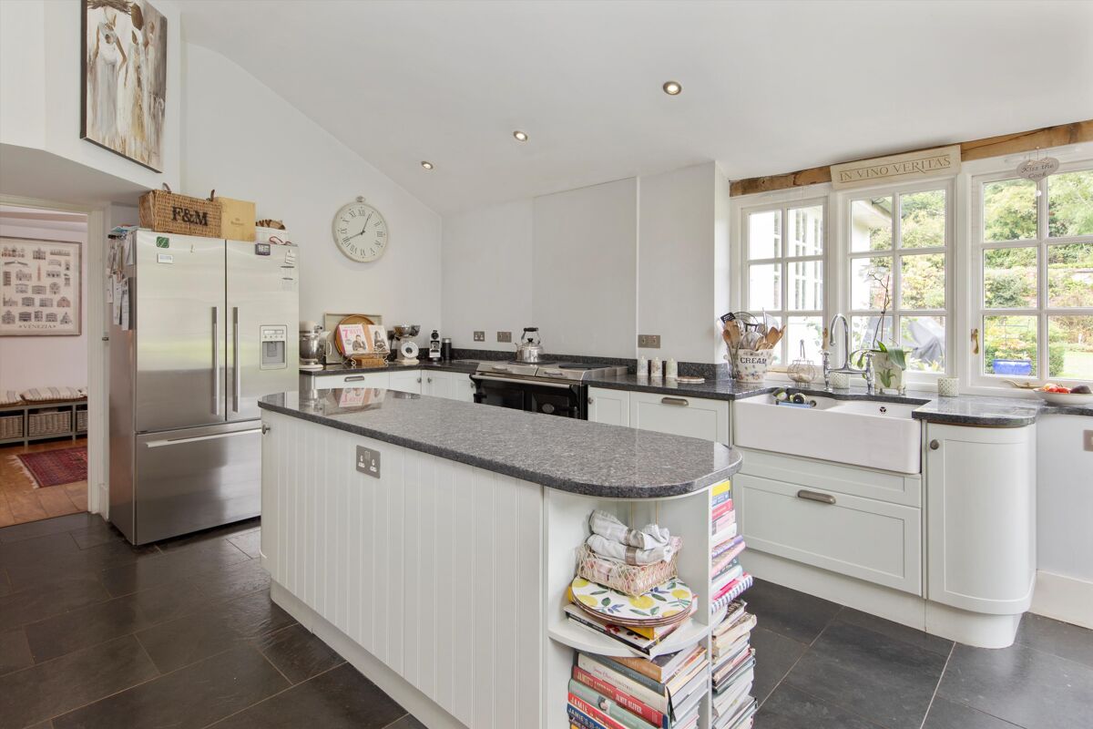 house for sale in Frith End, Nr Farnham, Hampshire, GU35 GLD012070125