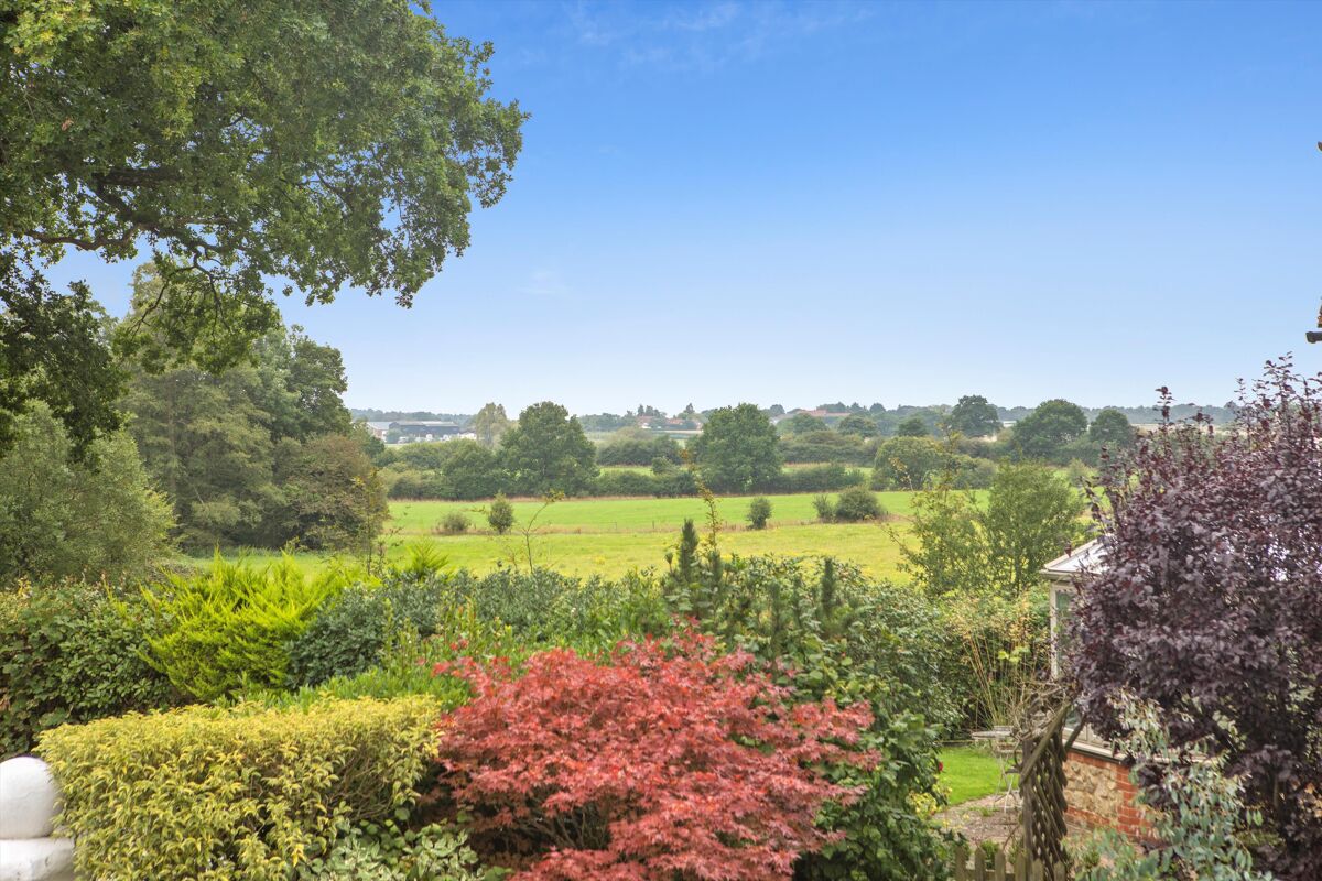 house for sale in Frith End, Nr Farnham, Hampshire, GU35 GLD012070125