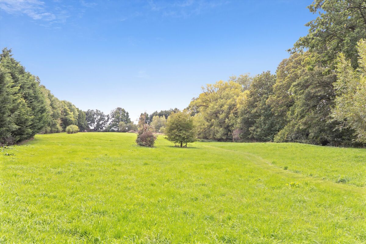 house for sale in Frith End, Nr Farnham, Hampshire, GU35 GLD012070125