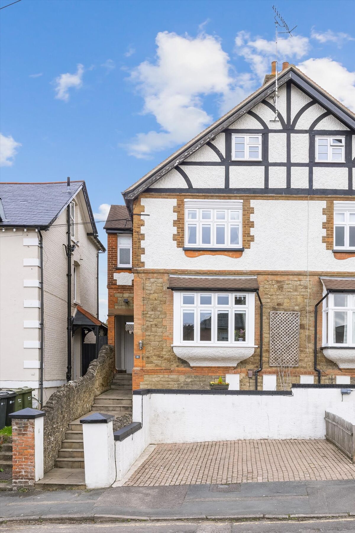 house for sale in Baillie Road, Guildford, Surrey, GU1. GLD012081324