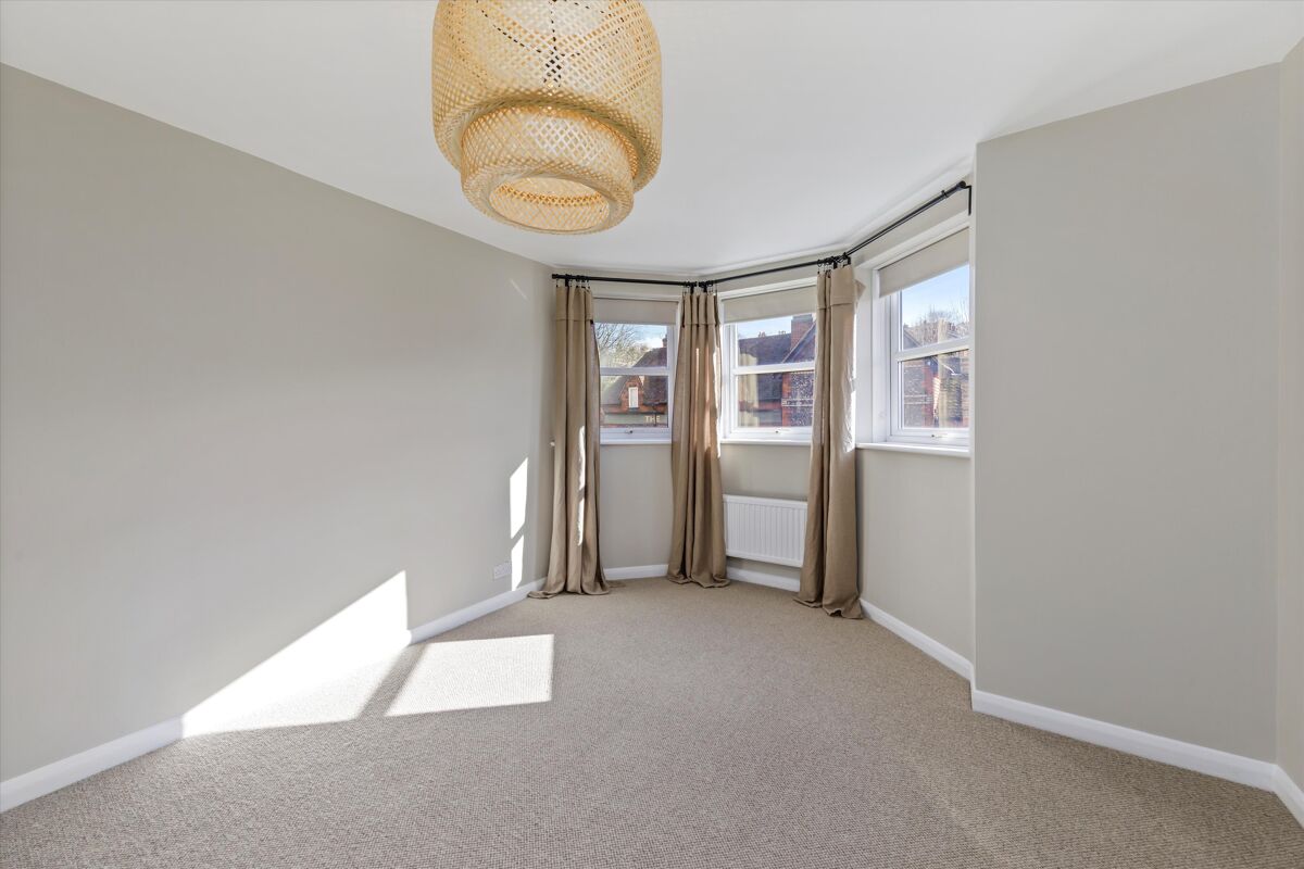 flat for sale in Sydenham Road, Guildford, Surrey, GU1 GLD012087798