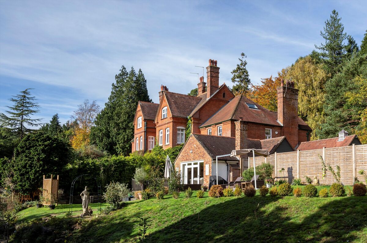 house for sale in Bannacle Hill Road, Sandhills, Godalming, Surrey, GU8 GLD012096415 Knight