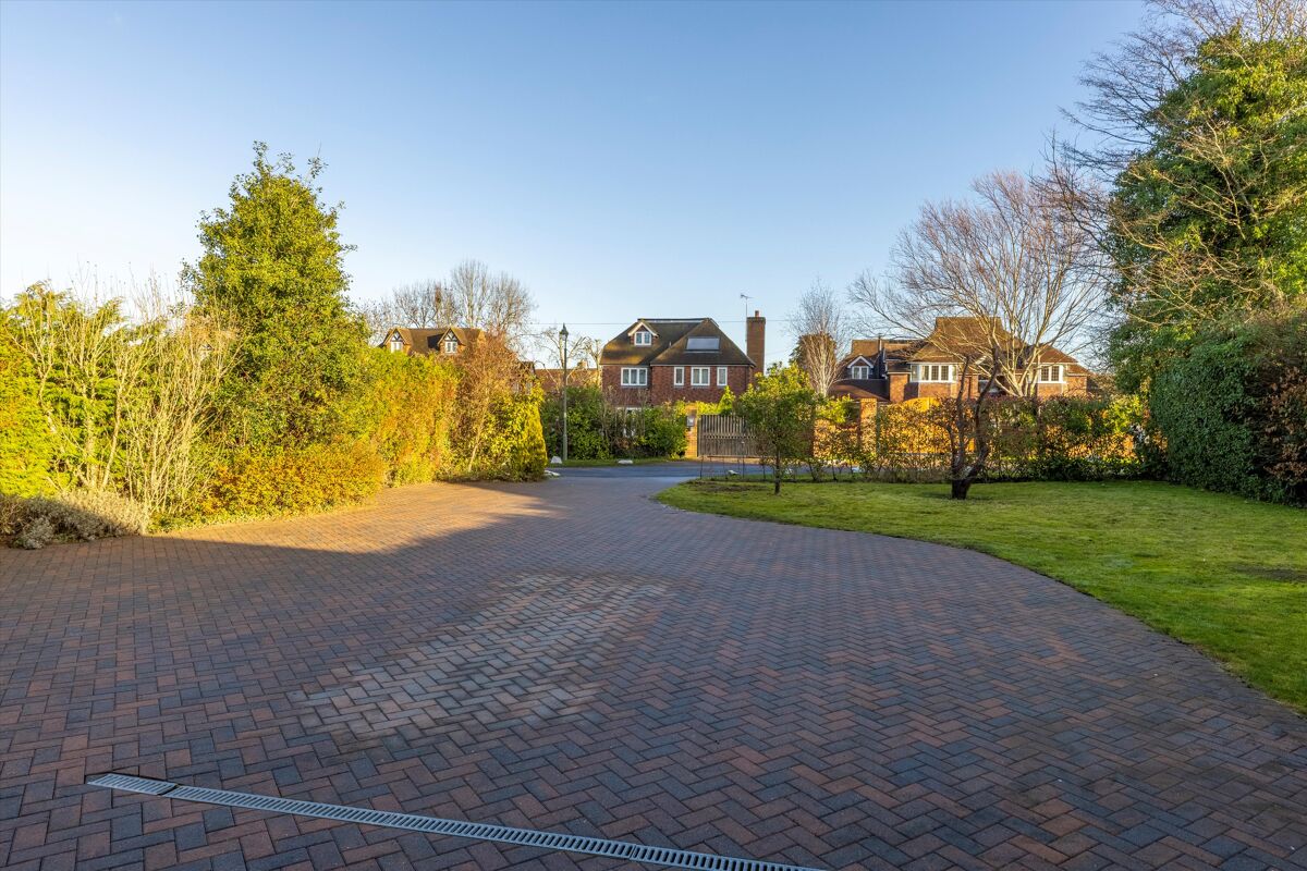 house for sale in Abbotswood, Guildford, Surrey, GU1. GLD012096448 Knight Frank