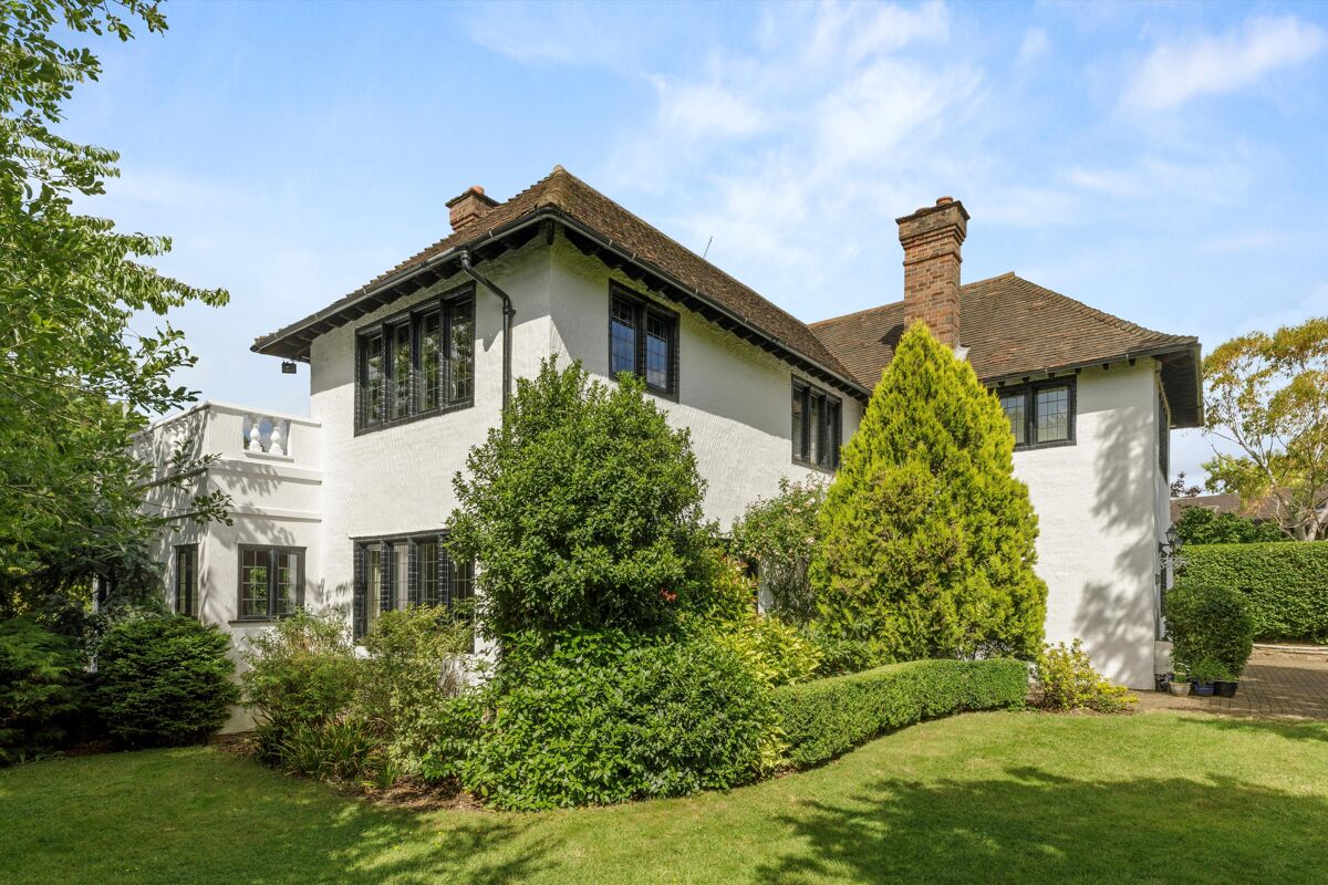 house for sale in Abbotswood, Guildford, Surrey, GU1 GLD012099364 Knight Frank