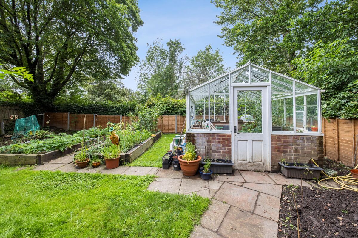 house for sale in The Green, Chiddingfold, Godalming, Surrey, GU8