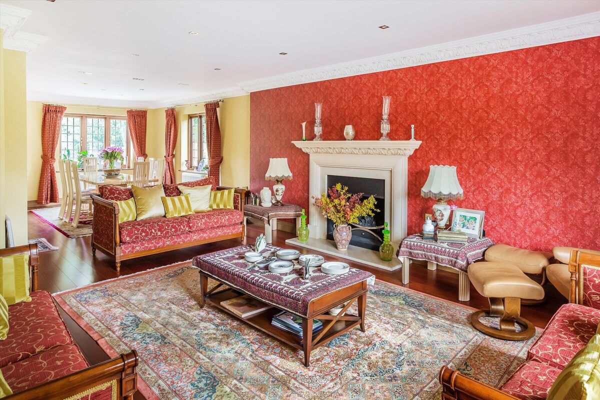 house for sale in 8 Abbotswood, Guildford, Surrey, GU1 GLD012109277