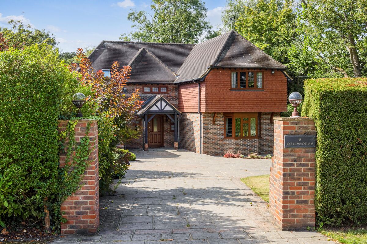 house for sale in 8 Abbotswood, Guildford, Surrey, GU1 GLD012109277 Knight Frank