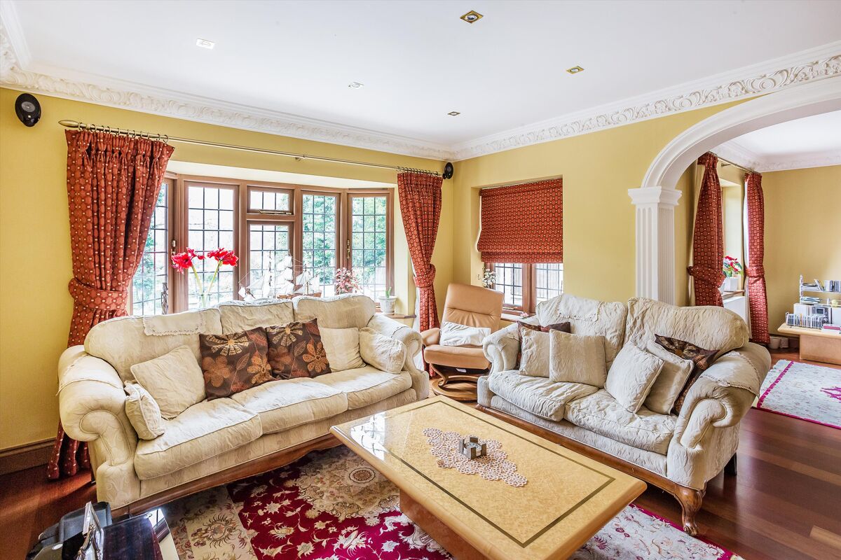 house for sale in 8 Abbotswood, Guildford, Surrey, GU1 GLD012109277 Knight Frank