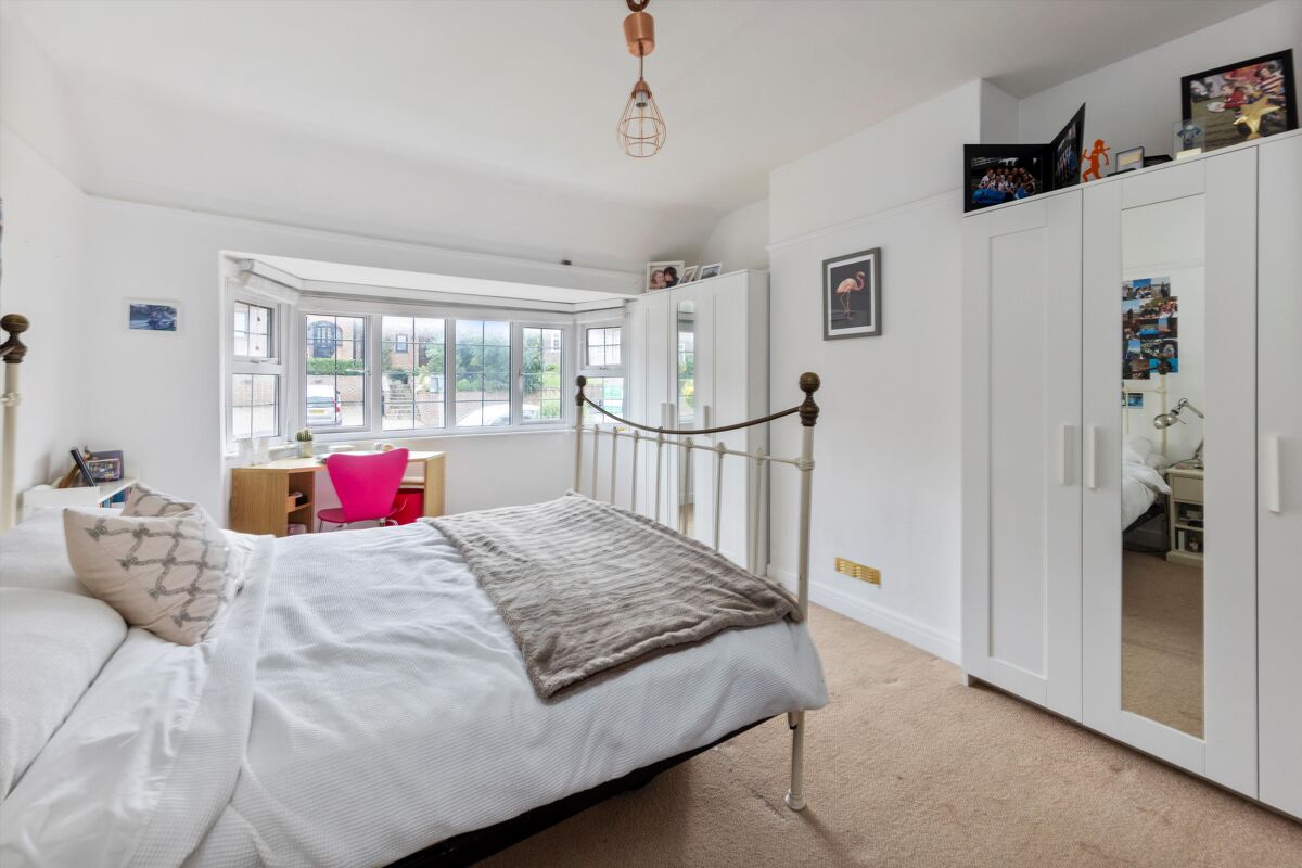 house for sale in Pewley Way, Guildford, Surrey, GU1 GLD012112023