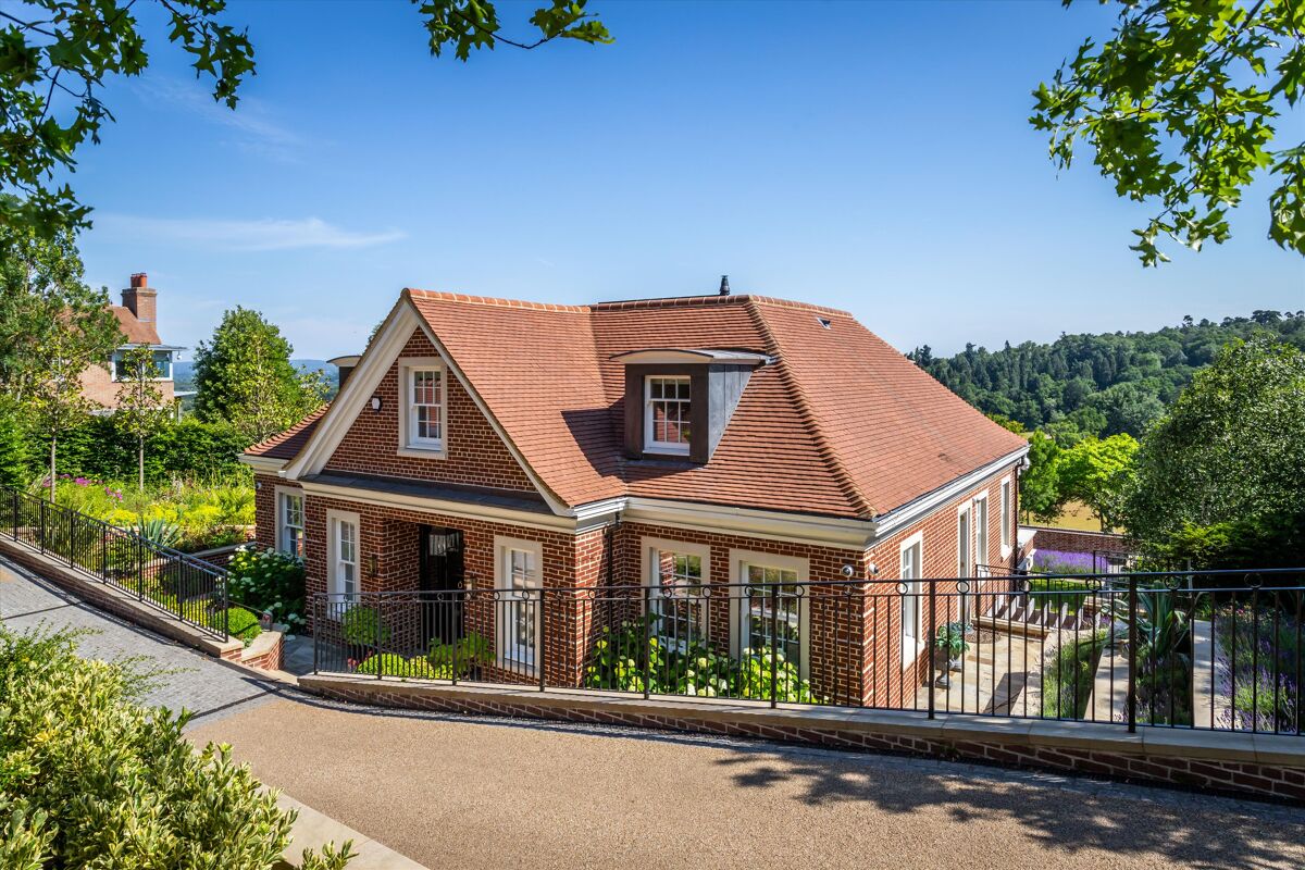 house for sale in White Lane, Guildford, Surrey, GU4. GLD012115585