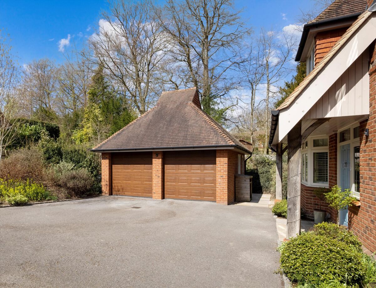 house for sale in Mark Way, Godalming, Surrey, GU7 GLD012125456