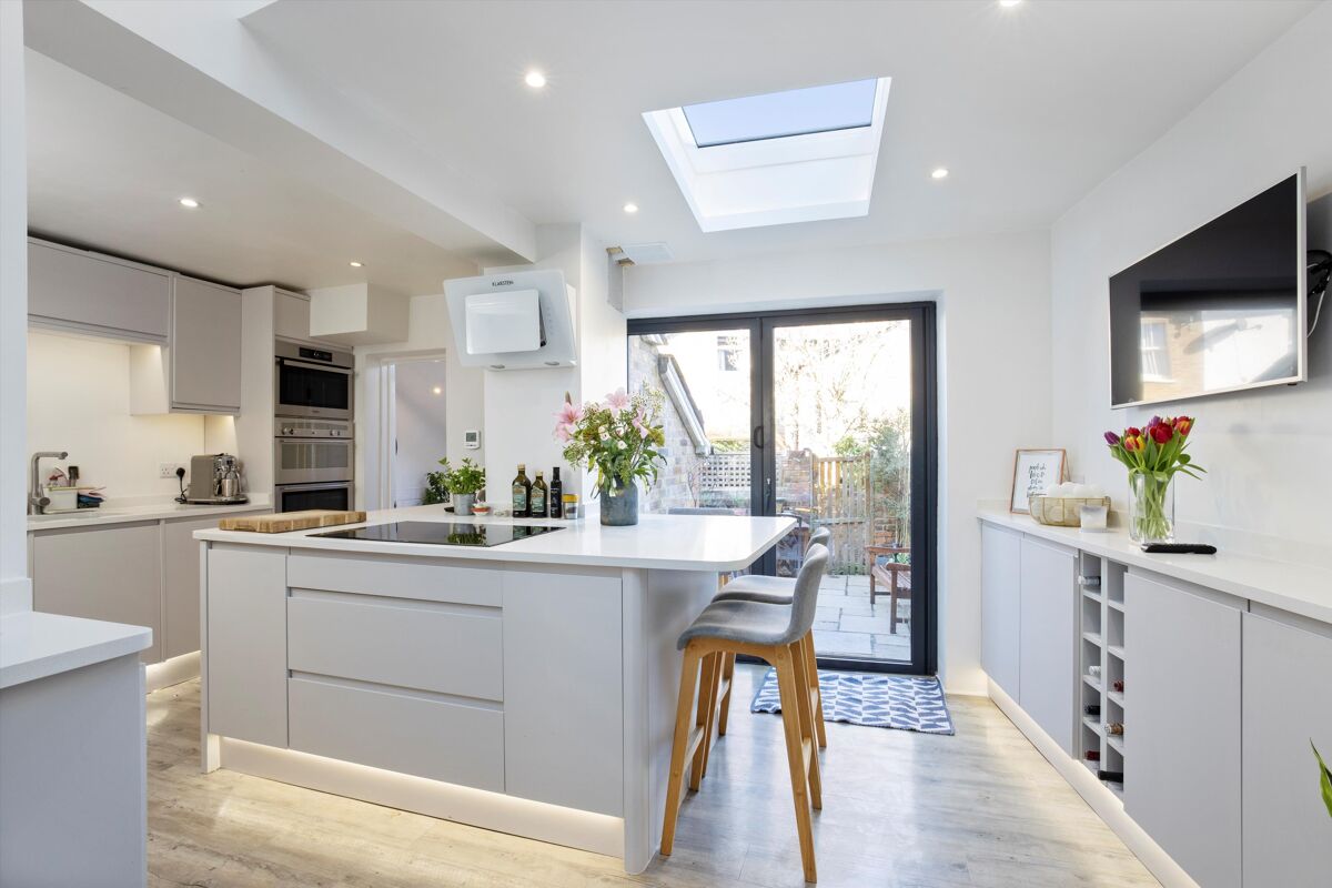 house for sale in Stoke Fields, Guildford, Surrey, GU1 GLD012129385