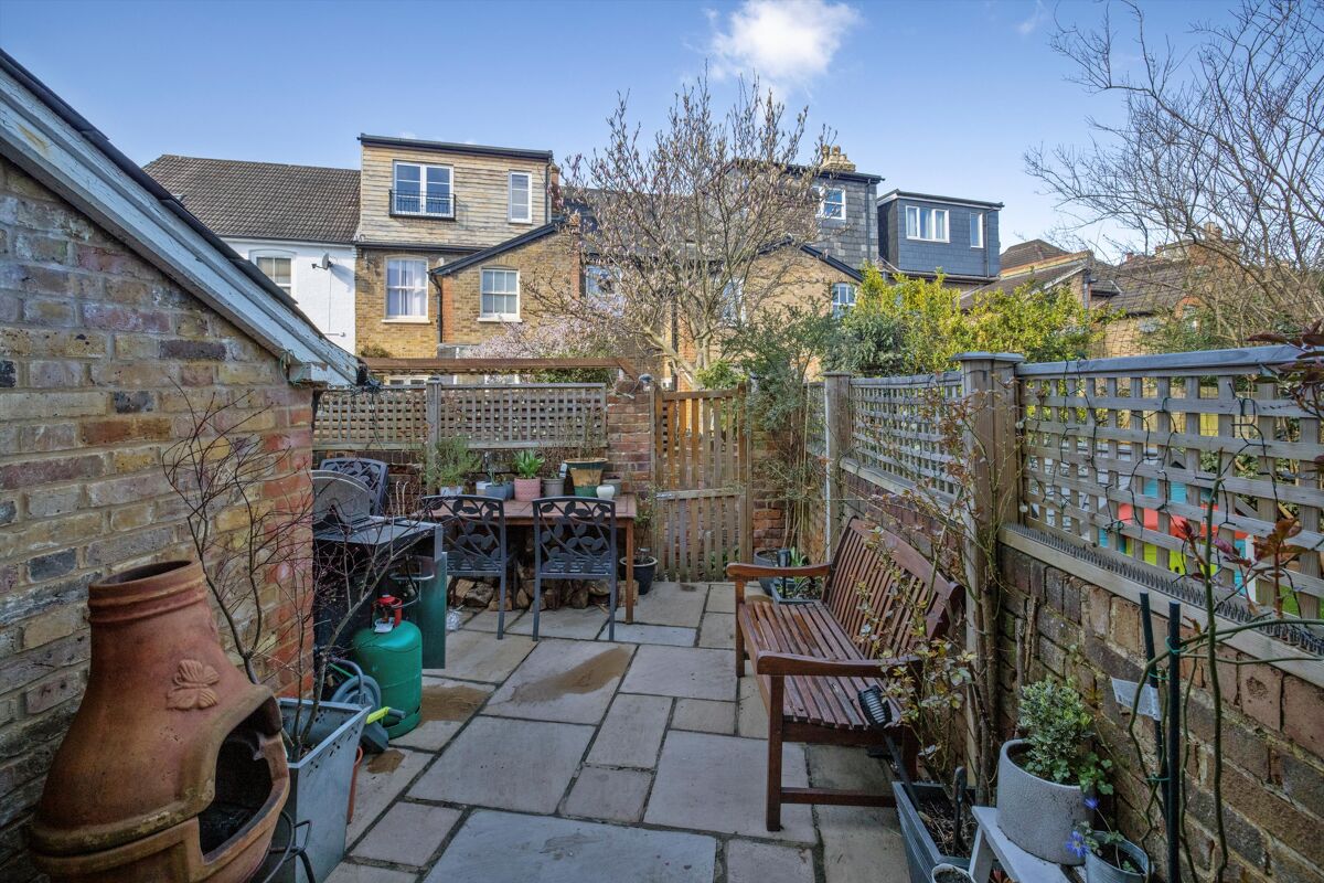 house for sale in Stoke Fields, Guildford, Surrey, GU1 GLD012129385 Knight Frank