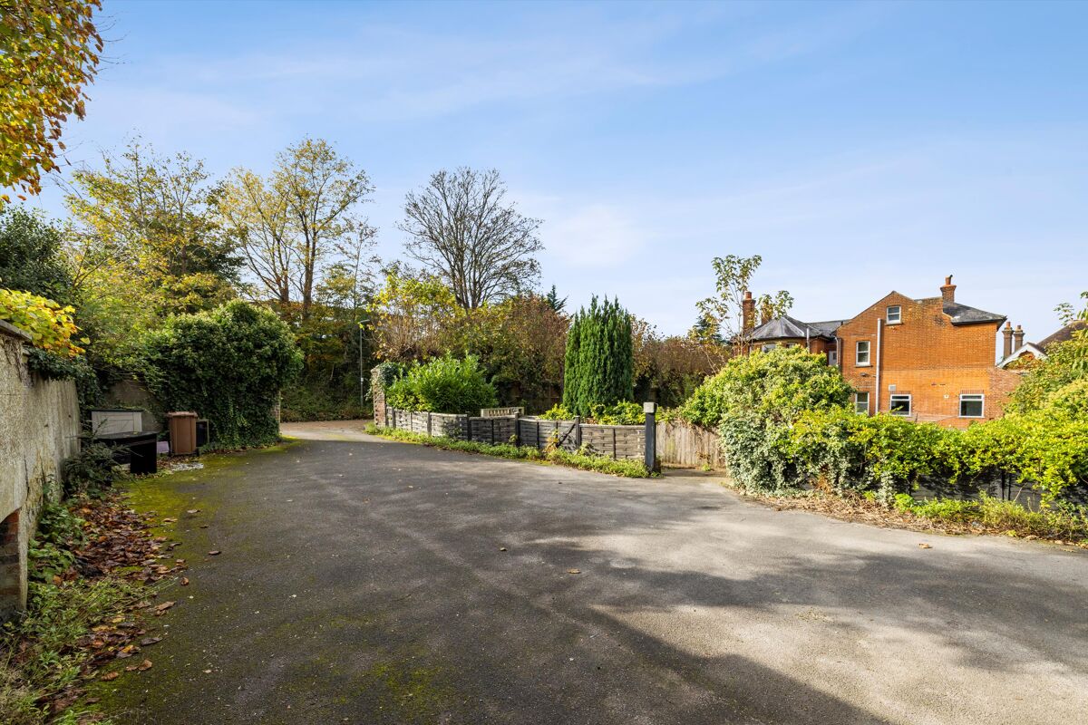 house for sale in Semaphore Road, Guildford, Surrey, GU1 GLD012136465