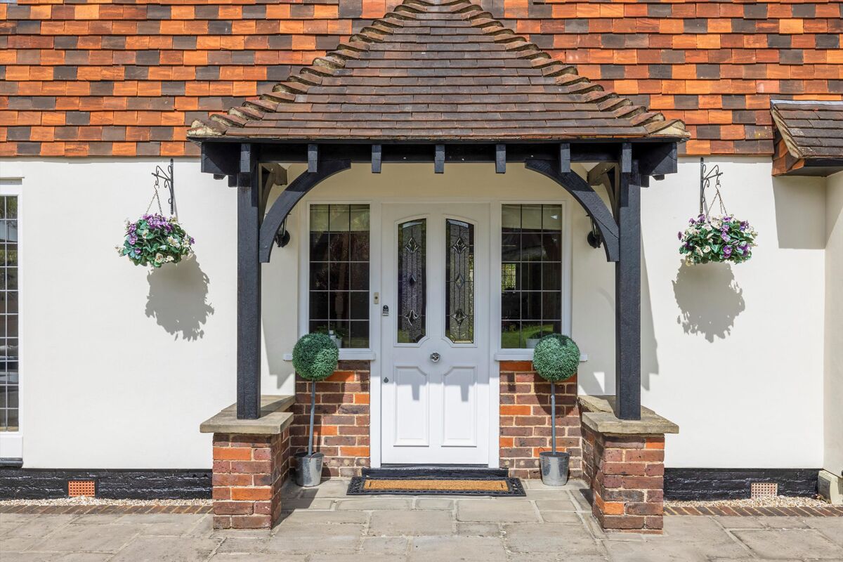 house for sale in Abbotswood, Guildford, Surrey, GU1. GLD012152837