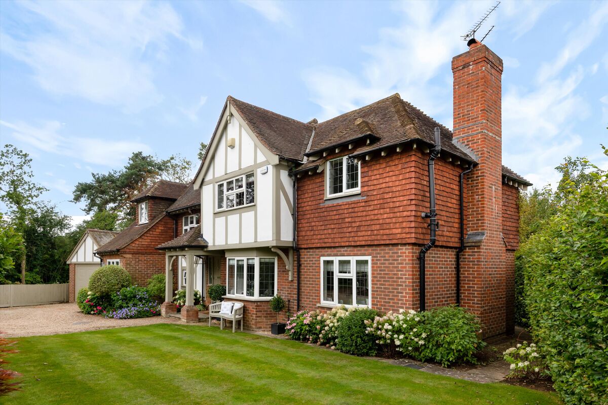 house for sale in Holmehurst, Dedswell Drive, West Clandon, Guildford