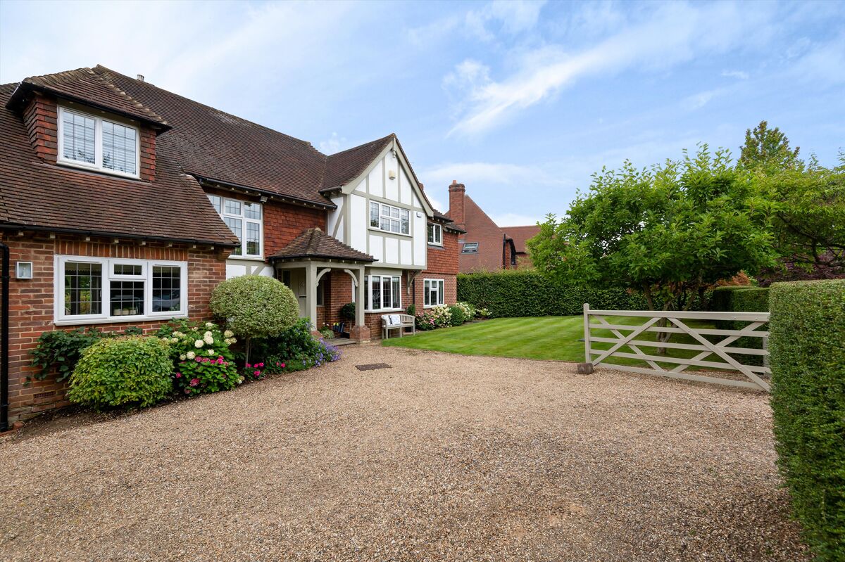 house for sale in Holmehurst, Dedswell Drive, West Clandon, Guildford