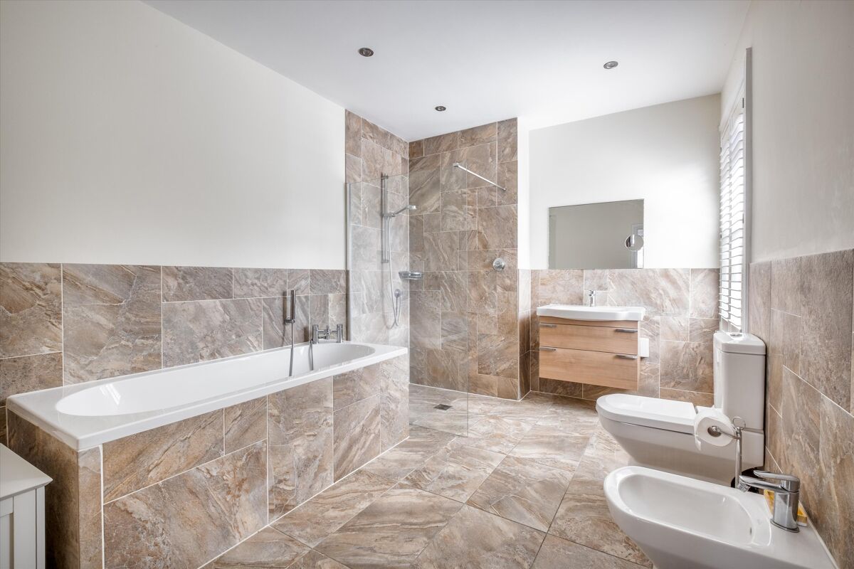 house for sale in New Park Road, Cranleigh, Surrey, GU6. GLD012154595