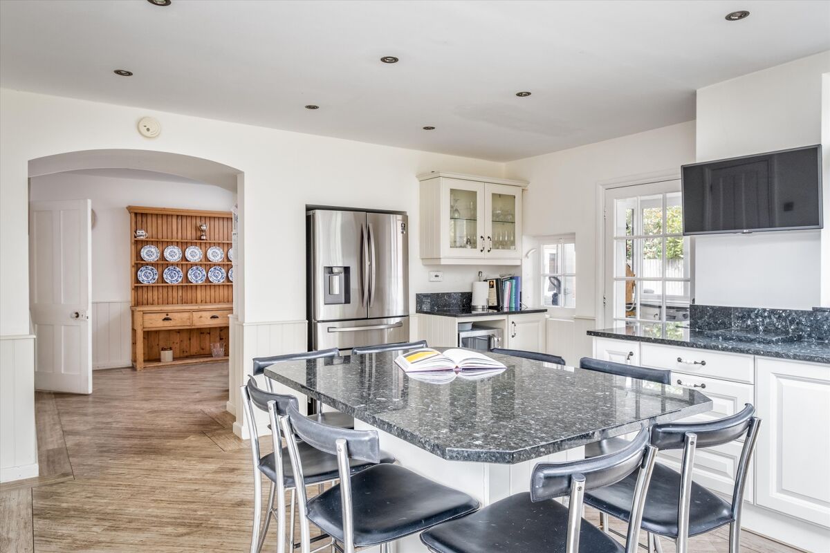 house for sale in New Park Road, Cranleigh, Surrey, GU6. GLD012154595