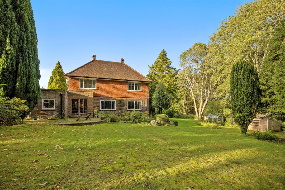 house for sale in Roseacre Gardens, Chilworth, Guildford, Surrey, GU4