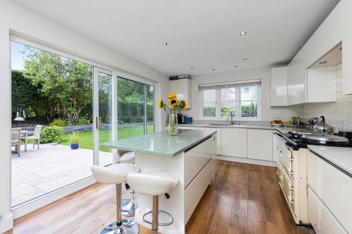 house for sale in Farnham Road, Guildford, Surrey, GU2 GLD012186810