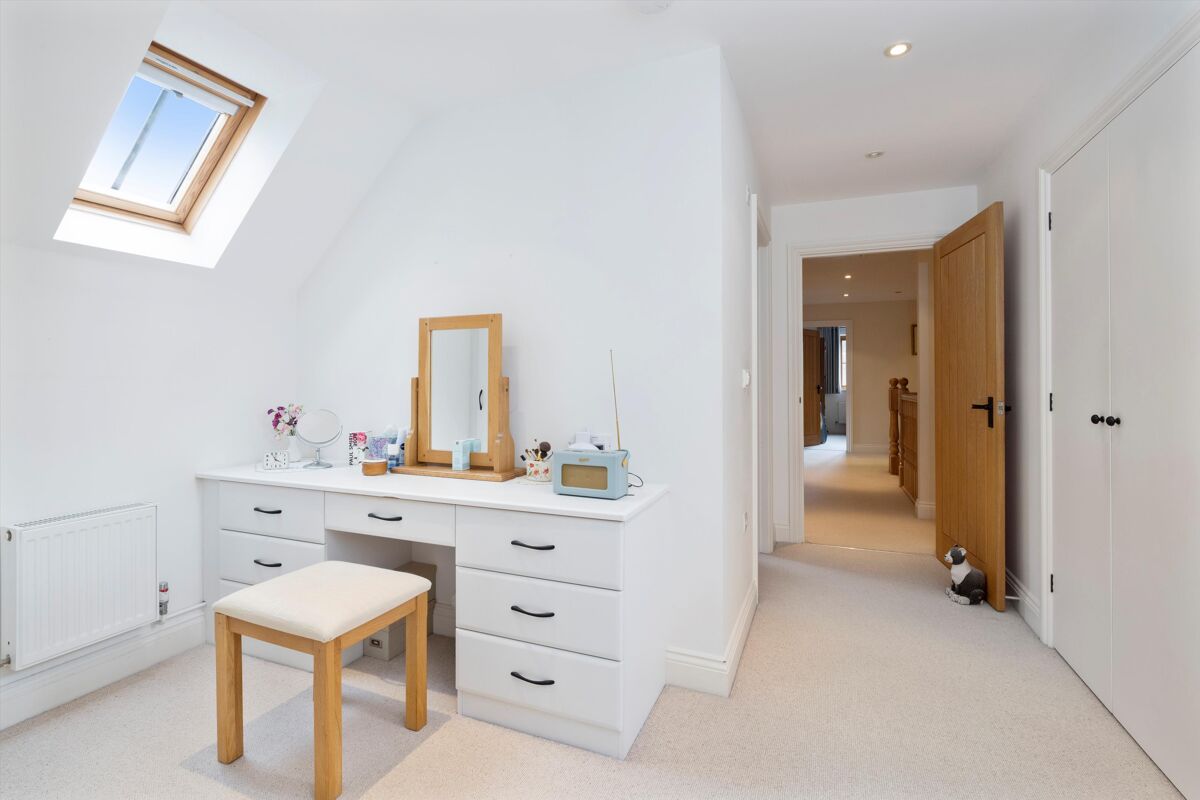 house for sale in Guildford Road, Cranleigh, Surrey, GU6 GLD012196056