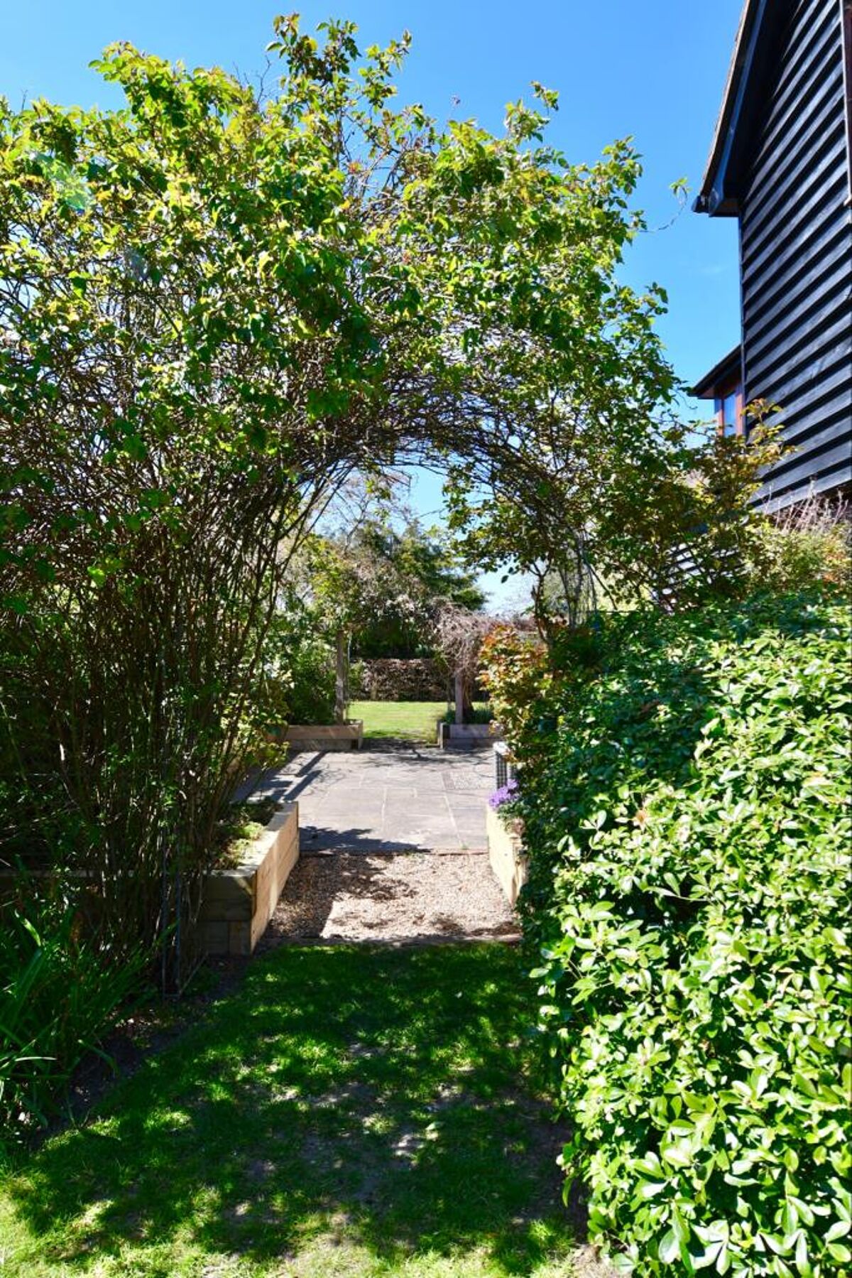 house for sale in Guildford Road, Cranleigh, Surrey, GU6 GLD012196056