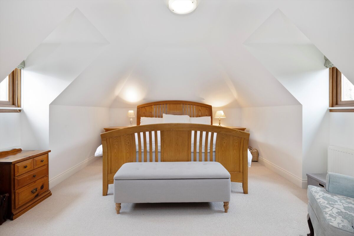 house for sale in Guildford Road, Cranleigh, Surrey, GU6 GLD012196056