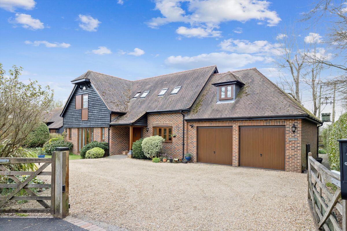 house for sale in Guildford Road, Cranleigh, Surrey, GU6 GLD012196056