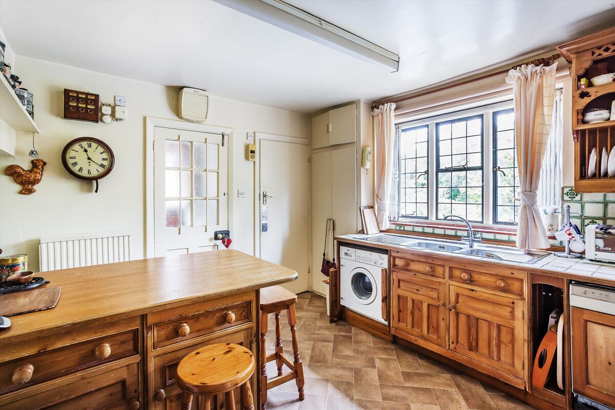 house for sale in Epsom Road, Guildford, Surrey, GU1 GLD012209778