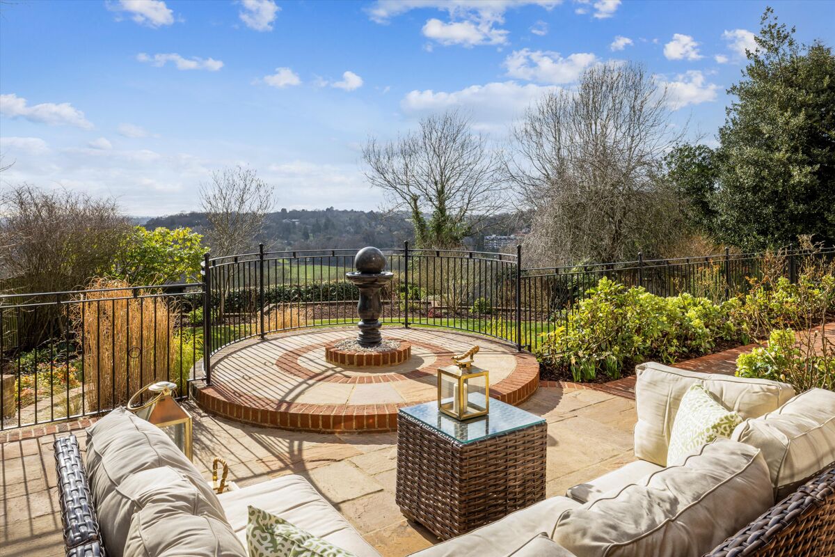 house for sale in Warwicks Bench, Guildford, Surrey, GU1