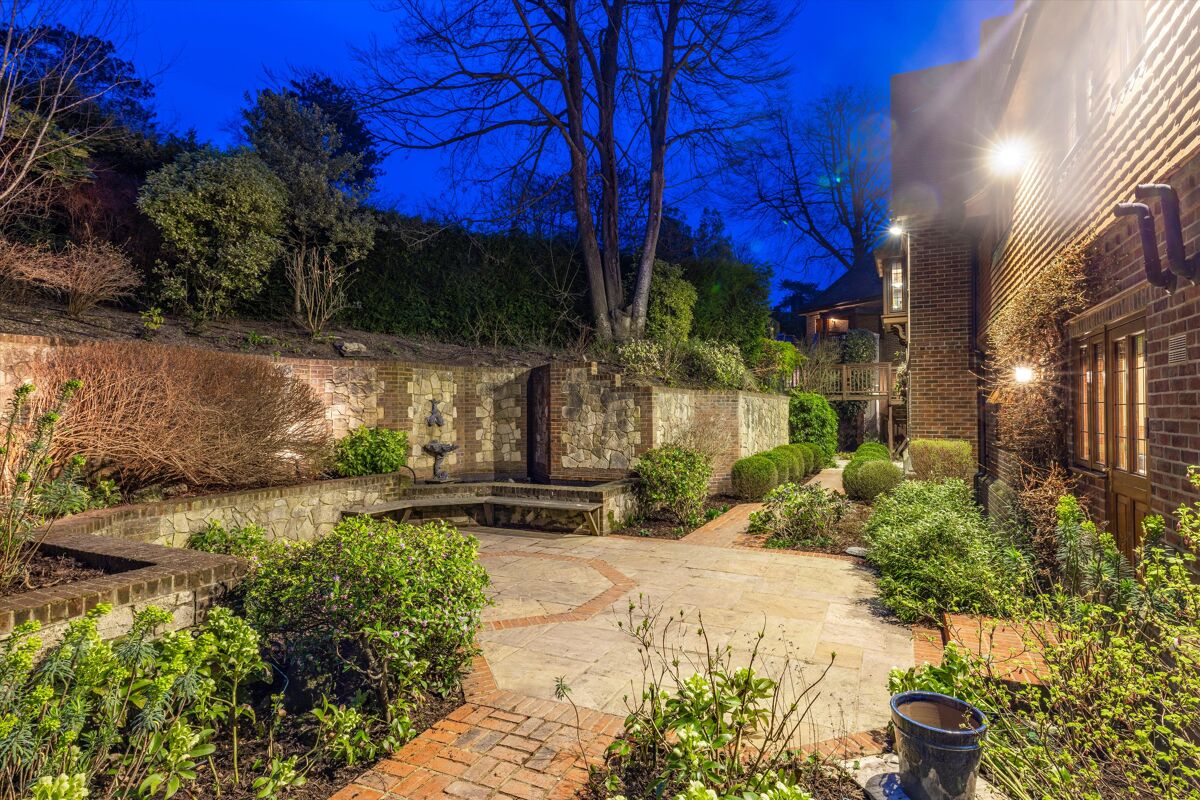 house for sale in Warwicks Bench, Guildford, Surrey, GU1