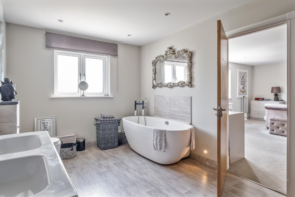 house for sale in Avenue Road, Cranleigh, Surrey, GU6 GLD012218640