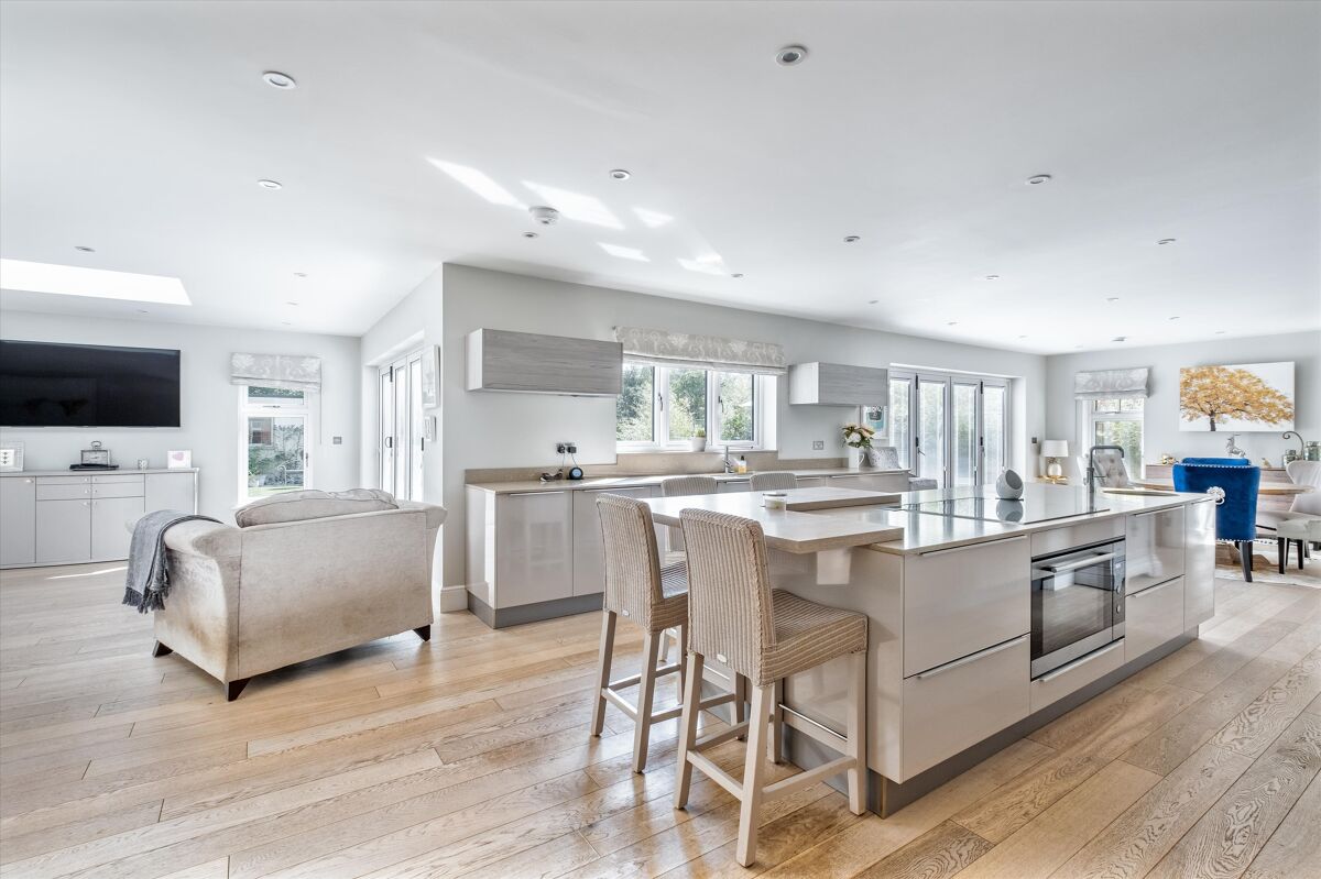 house for sale in Avenue Road, Cranleigh, Surrey, GU6 GLD012218640