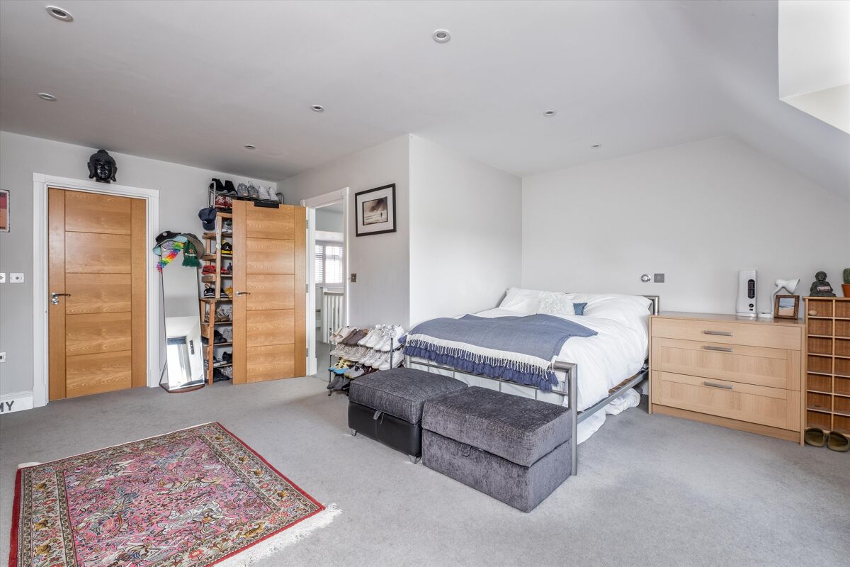 house for sale in Avenue Road, Cranleigh, Surrey, GU6 GLD012218640