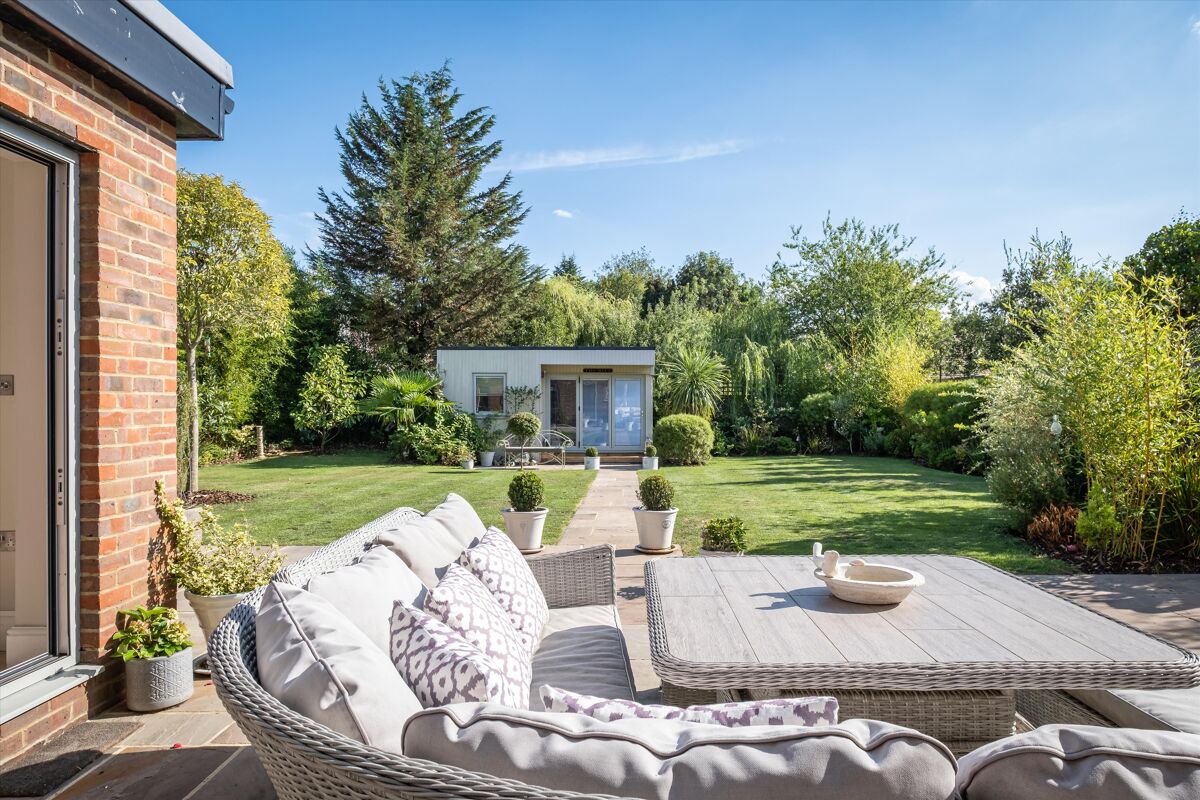 house for sale in Avenue Road, Cranleigh, Surrey, GU6 GLD012218640