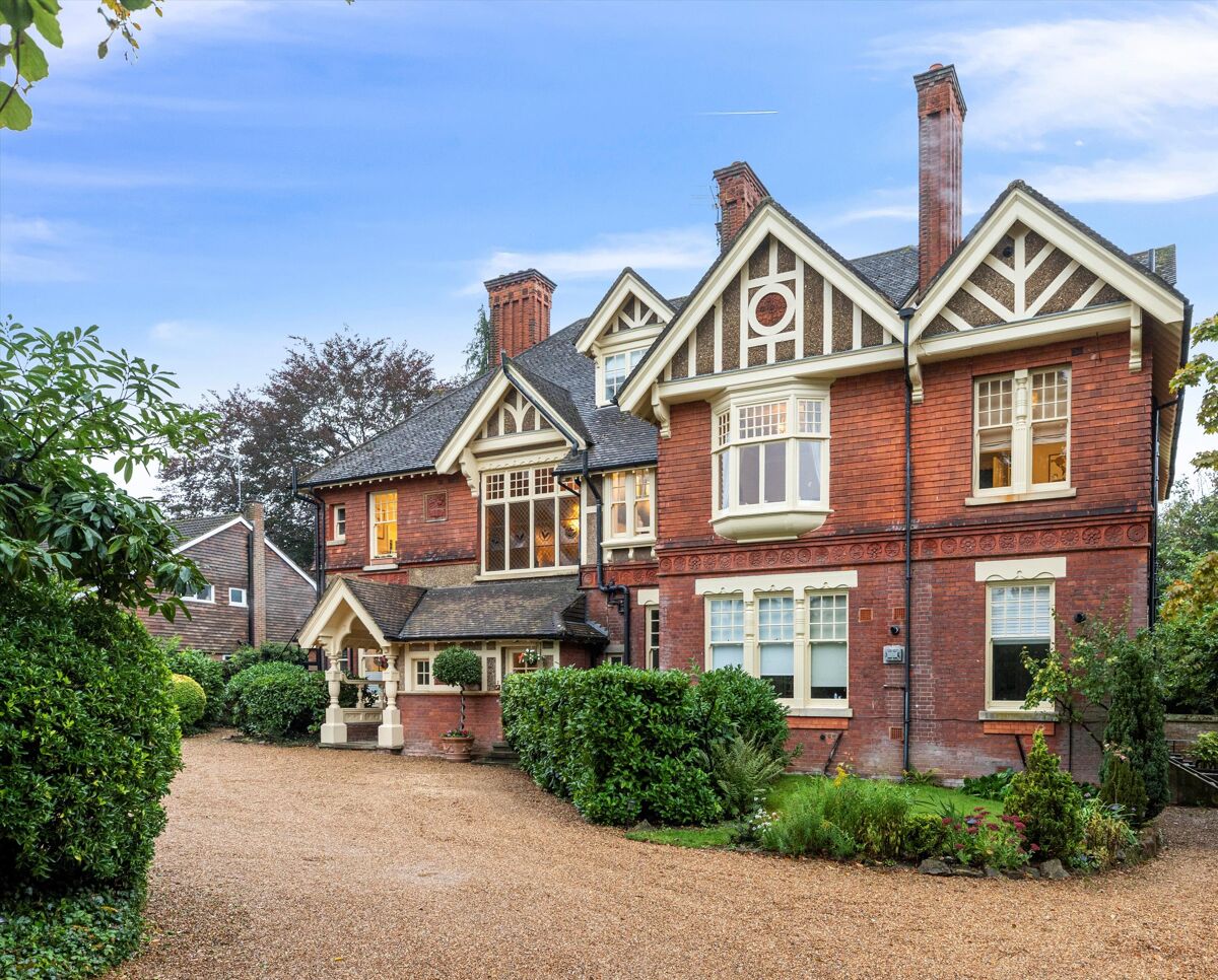 flat for sale in Boxgrove Road, Guildford, Surrey, GU1 GLD012220141