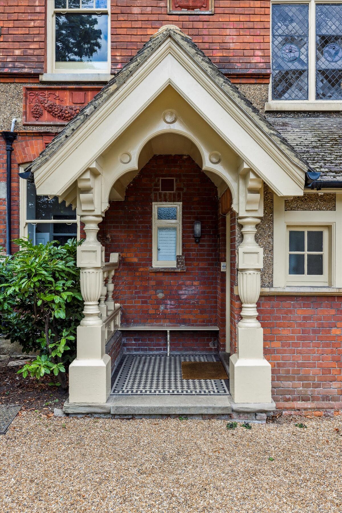 flat for sale in Boxgrove Road, Guildford, Surrey, GU1 GLD012220141